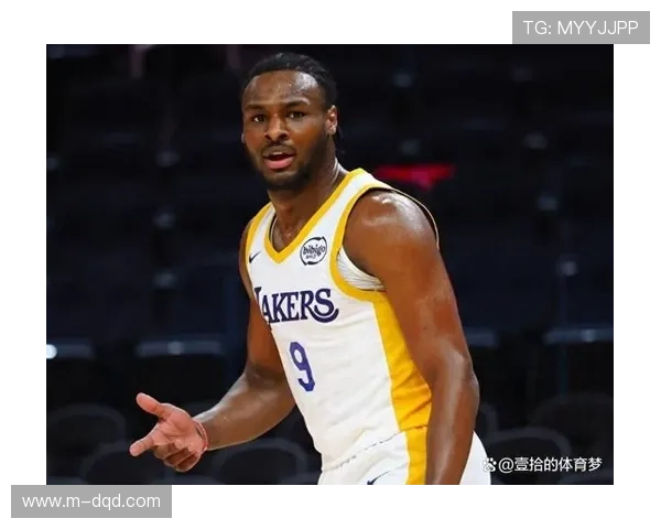 布朗尼湖人首秀正负值-24 替补深度问题成球队隐患 布朗尼湖人首秀正负值-24 替补深度问题成球队隐患